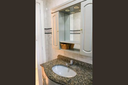 Banheiro de apartamento à venda com 2 quartos, 62m² em Água Santa, Rio de Janeiro