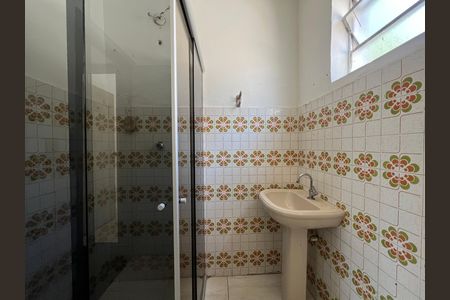 Apartamento para alugar com 50m², 2 quartos e 1 vaga Apartamento para alugar com 50m², 2 quartos e 1 vagaBanheiro social
