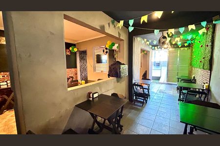 Garagem de casa à venda com 3 quartos, 290m² em Jardim Ipanema, Guarulhos
