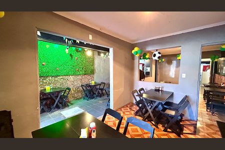Garagem de casa à venda com 3 quartos, 290m² em Jardim Ipanema, Guarulhos