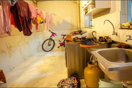 Área de Serviço de casa à venda com 3 quartos, 250m² em Vila Froes, Goiânia