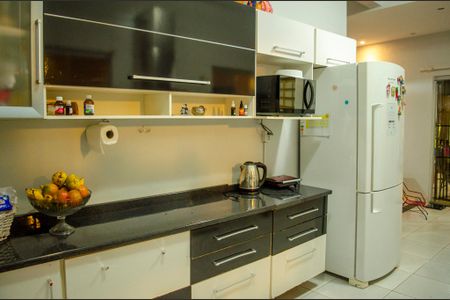 Casa à venda com 300m², 3 quartos e 3 vagas Casa à venda com 300m², 3 quartos e 3 vagasCozinha
