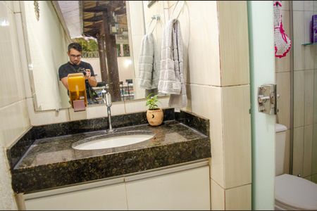 Banheiro de casa à venda com 3 quartos, 250m² em Vila Froes, Goiânia
