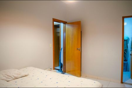 Casa à venda com 300m², 3 quartos e 3 vagas Casa à venda com 300m², 3 quartos e 3 vagasSuíte 2