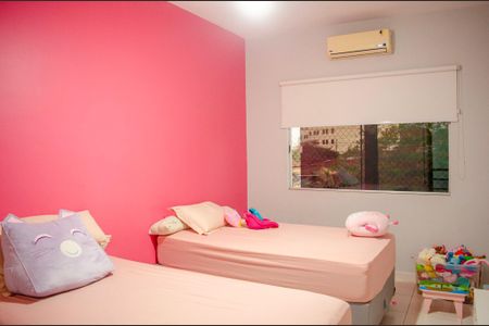 Casa à venda com 300m², 3 quartos e 3 vagas Casa à venda com 300m², 3 quartos e 3 vagasQuarto 1