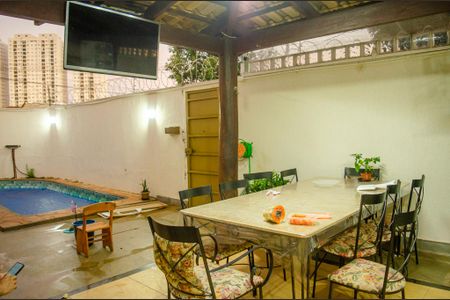 Casa à venda com 300m², 3 quartos e 3 vagas Casa à venda com 300m², 3 quartos e 3 vagasÁrea gourmet