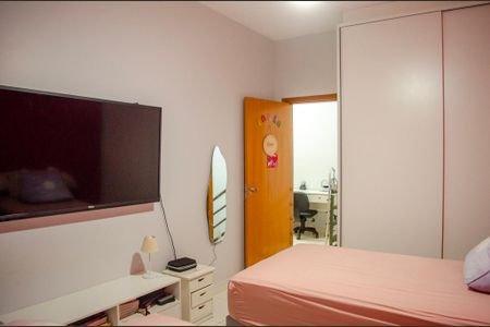 Casa à venda com 300m², 3 quartos e 3 vagas Casa à venda com 300m², 3 quartos e 3 vagasQuarto 1