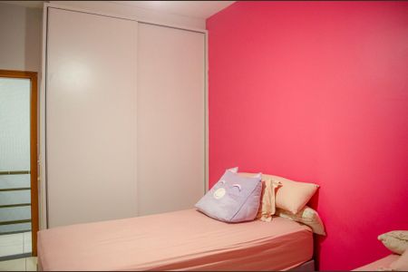 Casa à venda com 300m², 3 quartos e 3 vagas Casa à venda com 300m², 3 quartos e 3 vagasQuarto 1
