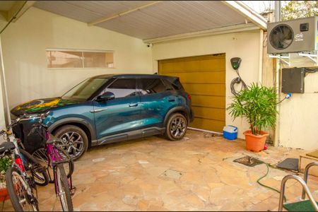 Garagem de casa à venda com 3 quartos, 250m² em Vila Froes, Goiânia