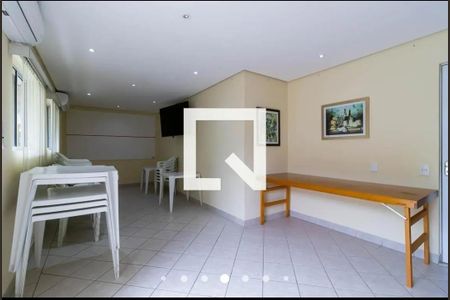 Apartamento para alugar com 48m², 2 quartos e 1 vaga Apartamento para alugar com 48m², 2 quartos e 1 vagaÁrea comum - Salão de festas