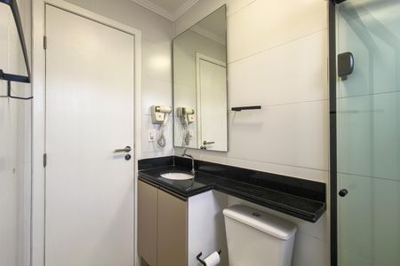 Apartamento para alugar com 76m², 2 quartos e 1 vaga Apartamento para alugar com 76m², 2 quartos e 1 vagaBanheiro da Suíte 1