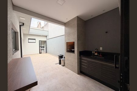 Casa à venda com 149m², 3 quartos e 2 vagasQuintal com Churrasqueira