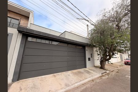 Casa à venda com 149m², 3 quartos e 2 vagasFachada
