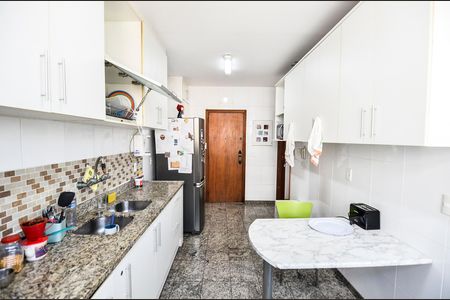 Apartamento à venda com 135m², 3 quartos e 2 vagas Apartamento à venda com 135m², 3 quartos e 2 vagasCozinha
