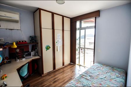 Apartamento à venda com 135m², 3 quartos e 2 vagas Apartamento à venda com 135m², 3 quartos e 2 vagasQuarto 2