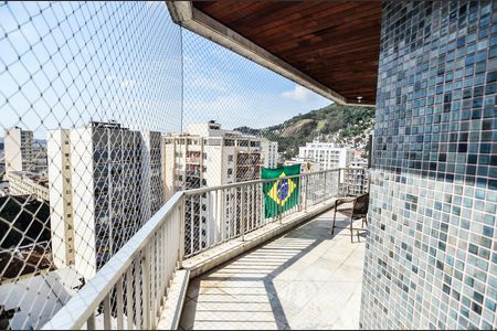Apartamento à venda com 135m², 3 quartos e 2 vagas Apartamento à venda com 135m², 3 quartos e 2 vagasSala