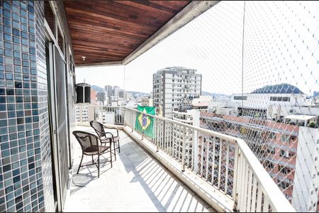 Apartamento à venda com 135m², 3 quartos e 2 vagas Apartamento à venda com 135m², 3 quartos e 2 vagasSala