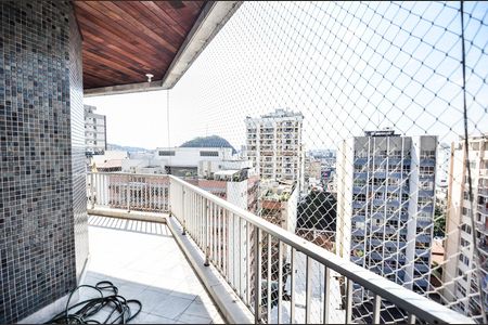 Apartamento à venda com 135m², 3 quartos e 2 vagas Apartamento à venda com 135m², 3 quartos e 2 vagasSala