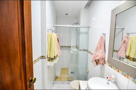 Apartamento à venda com 135m², 3 quartos e 2 vagas Apartamento à venda com 135m², 3 quartos e 2 vagasBanheiro da Suíte