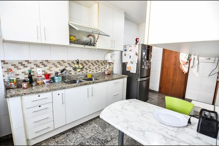 Apartamento à venda com 135m², 3 quartos e 2 vagas Apartamento à venda com 135m², 3 quartos e 2 vagasCozinha
