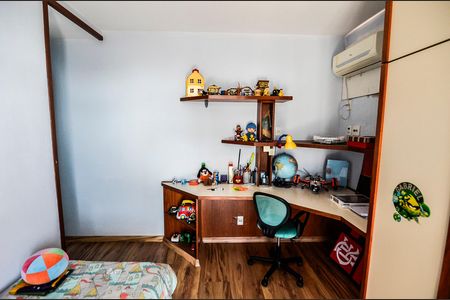 Apartamento à venda com 135m², 3 quartos e 2 vagas Apartamento à venda com 135m², 3 quartos e 2 vagasQuarto 2