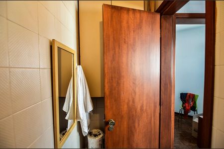 Apartamento à venda com 135m², 3 quartos e 2 vagas Apartamento à venda com 135m², 3 quartos e 2 vagasBanheiro de Serviço
