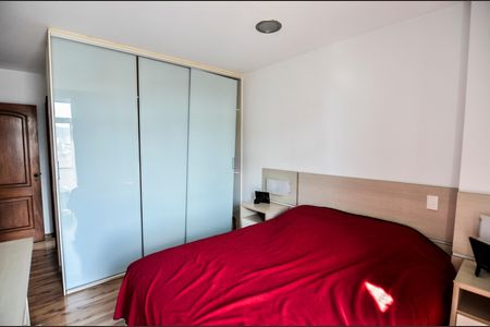 Apartamento à venda com 135m², 3 quartos e 2 vagas Apartamento à venda com 135m², 3 quartos e 2 vagasSuíte