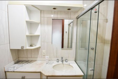 Apartamento à venda com 135m², 3 quartos e 2 vagas Apartamento à venda com 135m², 3 quartos e 2 vagasBanheiro Social