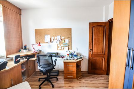 Apartamento à venda com 135m², 3 quartos e 2 vagas Apartamento à venda com 135m², 3 quartos e 2 vagasQuarto 1