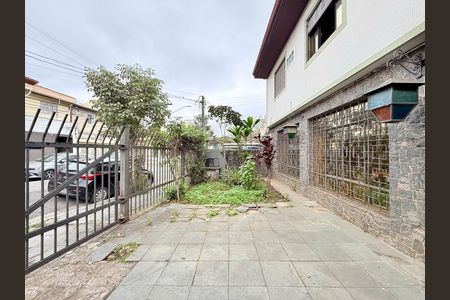 Garagem de casa para alugar com 4 quartos, 225m² em Parque Colonial, São Paulo