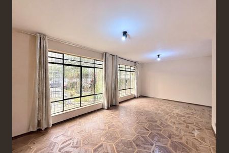 Casa para alugar com 4 quartos, 225m² em Parque Colonial, São Paulo