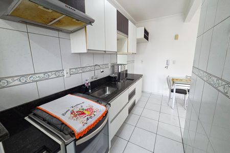 Cozinha de apartamento para alugar com 2 quartos, 94m² em Guilhermina, Praia Grande