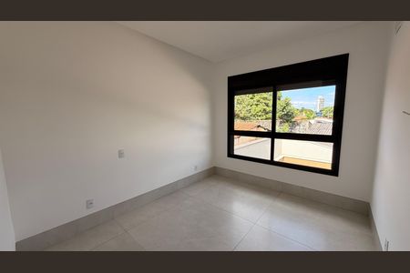 Casa à venda com 190m², 3 quartos e 2 vagasSuíte 2