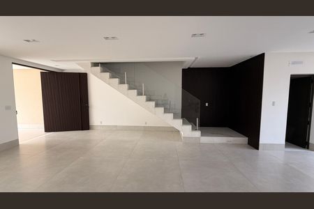 Casa à venda com 190m², 3 quartos e 2 vagasSala