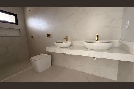 Casa à venda com 190m², 3 quartos e 2 vagasBanheiro da Suíte 1