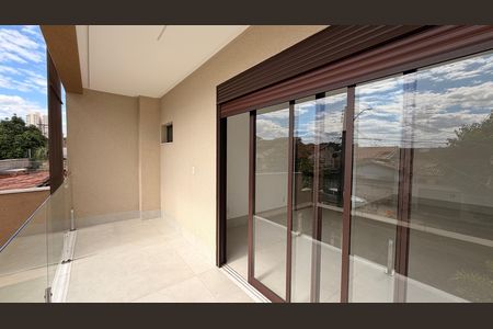 Casa à venda com 190m², 3 quartos e 2 vagasVista da Sacada