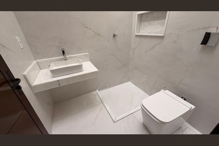 Casa à venda com 190m², 3 quartos e 2 vagasBanheiro da Suíte 2