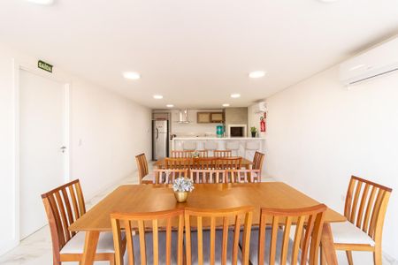 Studio à venda com 28m², 1 quarto e sem vaga Studio à venda com 28m², 1 quarto e sem vagaÁrea comum - Salão de festas