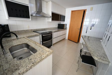 Apartamento à venda com 140m², 3 quartos e 3 vagas