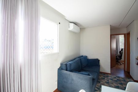 Apartamento à venda com 45m², 2 quartos e 1 vaga Apartamento à venda com 45m², 2 quartos e 1 vagaSala
