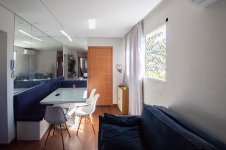 Sala de apartamento à venda com 2 quartos, 45m² em Heliópolis, Belo Horizonte