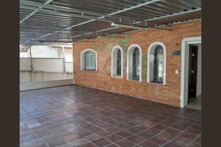 Casa para alugar com 151m², 4 quartos e 3 vagas