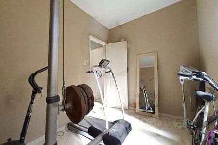 Casa para alugar com 226m², 4 quartos e 6 vagas