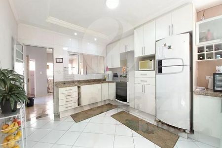 Casa para alugar com 226m², 4 quartos e 6 vagas