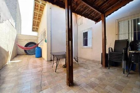 Casa para alugar com 226m², 4 quartos e 6 vagas
