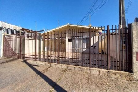 Casa para alugar com 226m², 4 quartos e 6 vagas