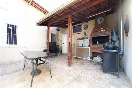 Casa para alugar com 226m², 4 quartos e 6 vagas