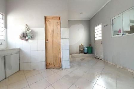 Casa para alugar com 226m², 4 quartos e 6 vagas