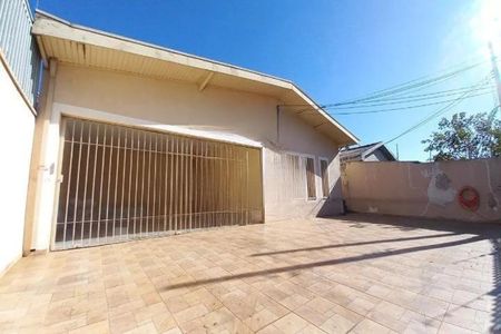 Casa para alugar com 226m², 4 quartos e 6 vagas