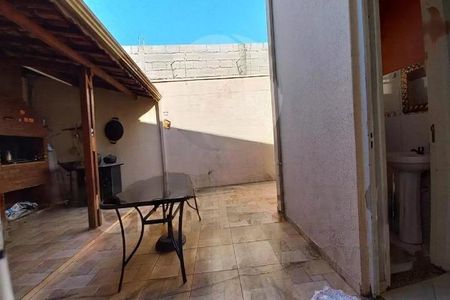 Casa para alugar com 226m², 4 quartos e 6 vagas